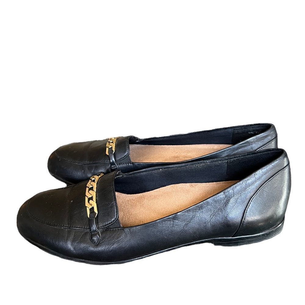 Trotters Black Leather Loafers Gold Chain Detail Quiet Luxury Women's Size 9N - Picture 3 of 8